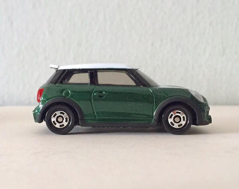 Illustration for article titled #37 Tomica MINI John Cooper Works ālimited releaseā